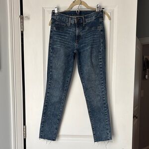 GAP Women's Blue skinny ankle Jeans